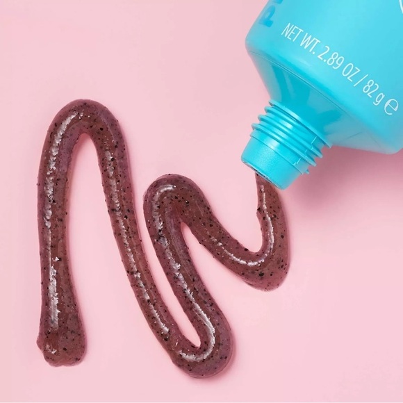 TULA Skincare So Poreless Deep Exfoliating Scrub - Picture 2 of 15